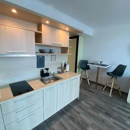 Directly On Sunny Beach Apartamento Sveti Vlas